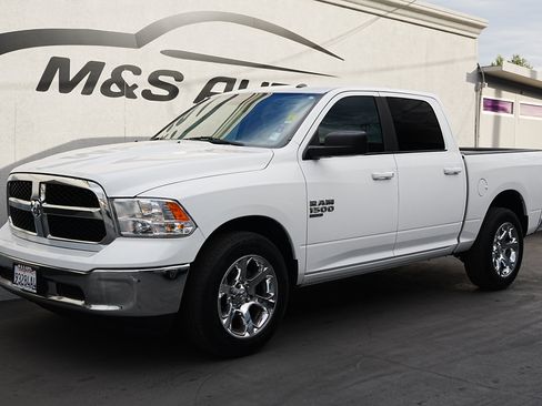 Used 2021 RAM 1500 Classic SLT image 7