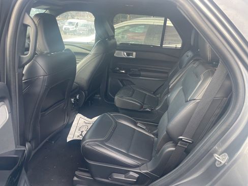 Used 2022 Ford Explorer ST w/ Equipment Group 401A image 7