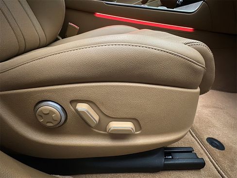 Certified 2025 Genesis G80 2.5T Advanced image 16