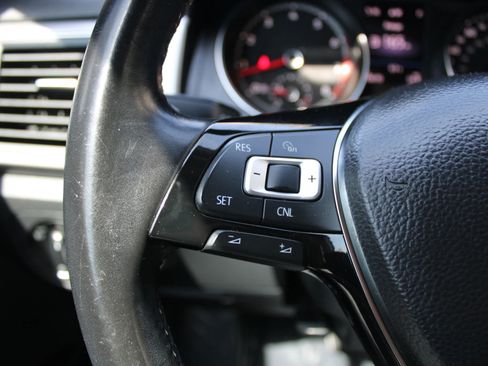 Used 2018 Volkswagen Atlas SE FWD image 8