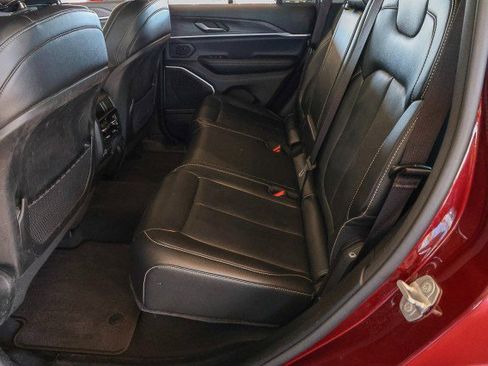 Used 2022 Jeep Grand Cherokee Limited 4xe image 32