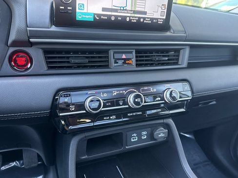 Used 2024 Honda Pilot Touring image 27