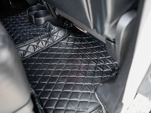 Used 2013 Mercedes-Benz G 550 image 28