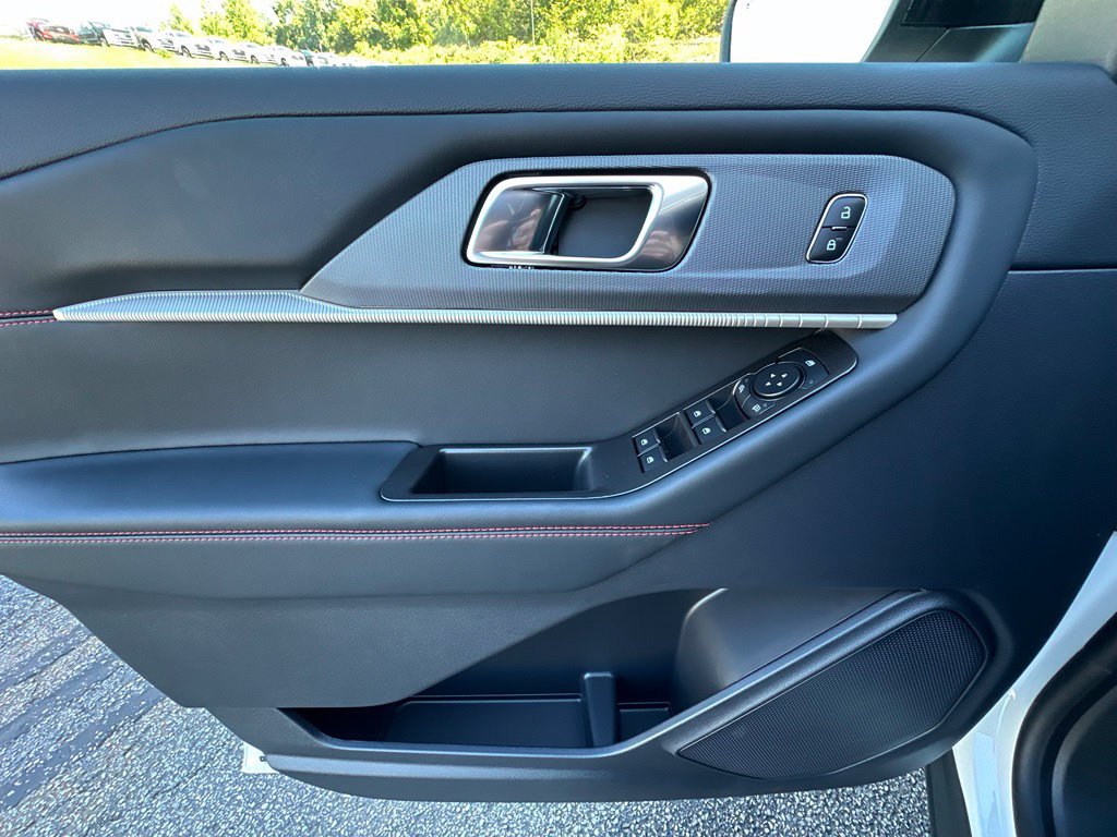 New 2027 Ford Explorer ST-Line AWD/4WD image 18
