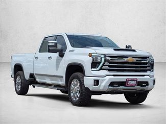 Used 2024 Chevrolet Silverado 2500 High Country w/ Technology Package AWD/4WD video 3