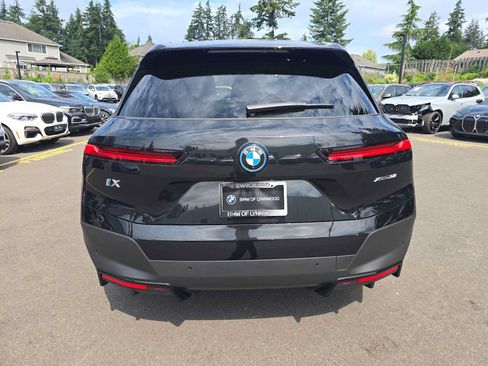 Used 2024 BMW iX xDrive50 w/ Premium Package AWD/4WD image 7