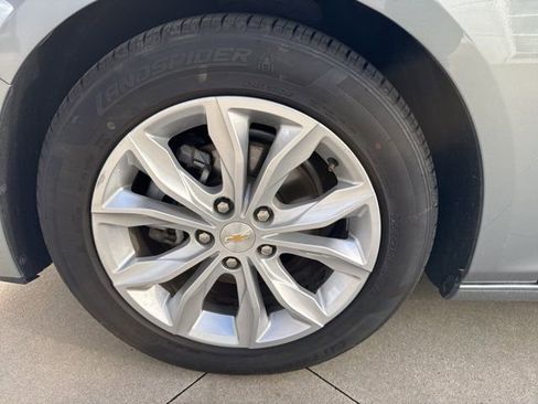 Used 2024 Chevrolet Malibu LT image 11