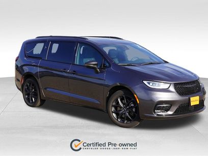 Used 2023 Chrysler Pacifica Touring-L w/ S Appearance Package