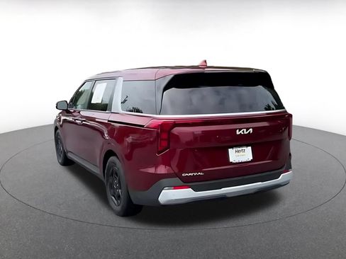 Used 2026 Kia Carnival FWD image 10