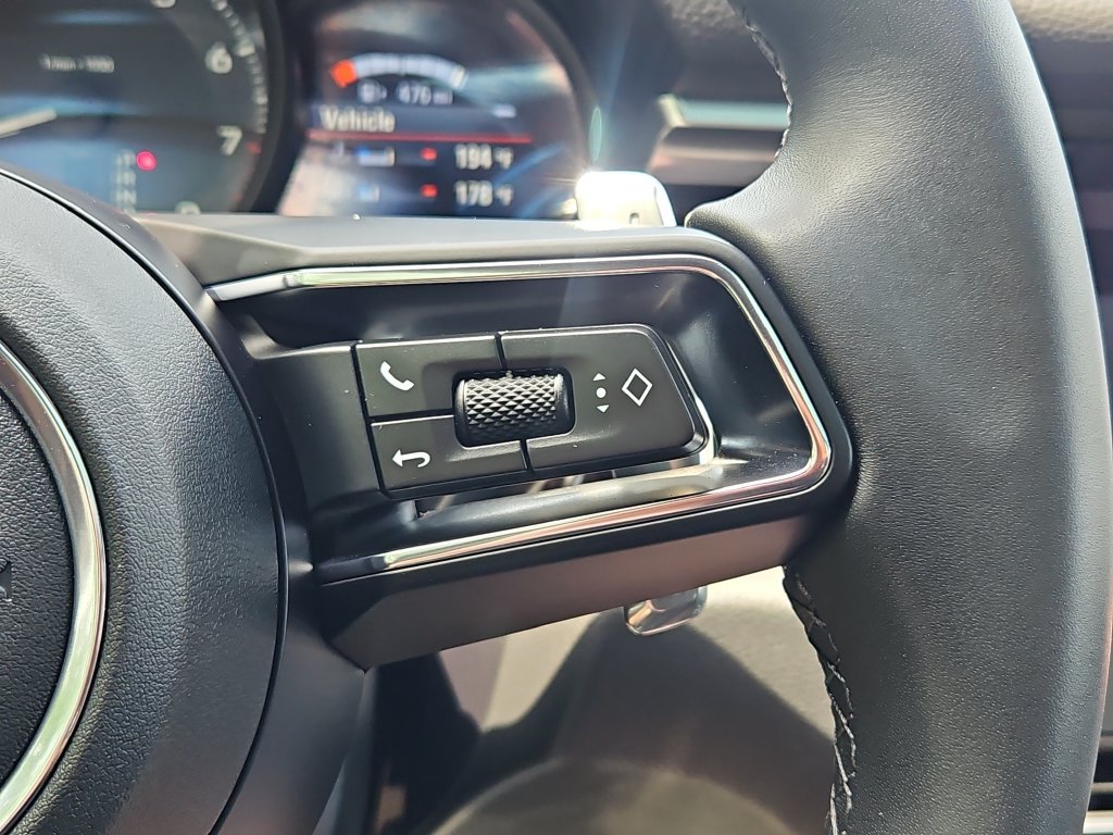 Certified 2026 Porsche Macan AWD/4WD image 29