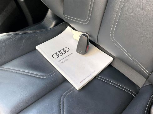 Used 2020 Audi Q3 2.0T Prestige AWD/4WD image 11