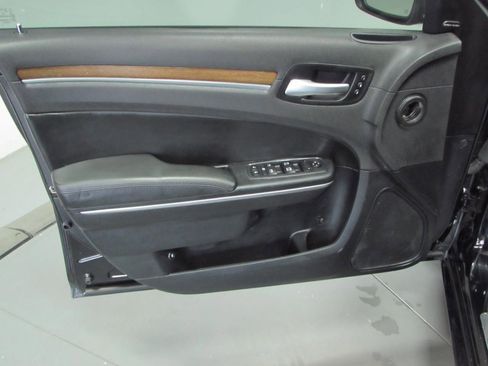 Used 2018 Chrysler 300 C w/ Sun, Sound & Nav Package image 11