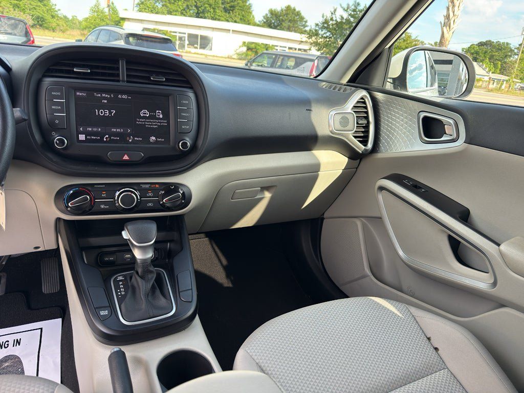 Used 2024 Kia Soul LX w/ Option Group 015 FWD image 21