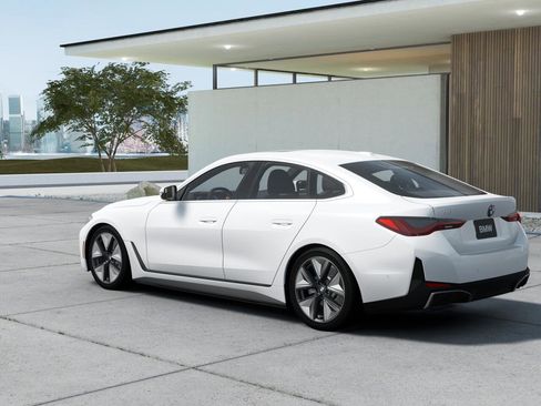 New 2026 BMW i4 eDrive40 image 2