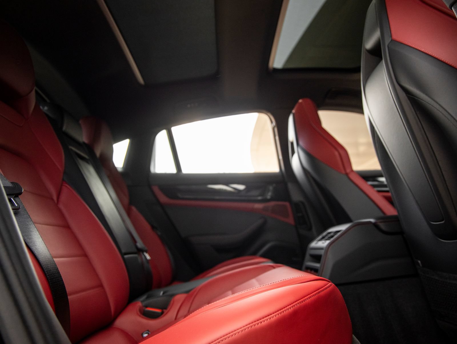 New 2026 Porsche Panamera RWD image 40
