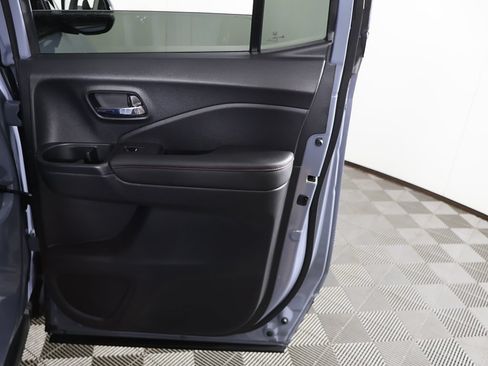 Used 2025 Honda Ridgeline Black Edition image 27