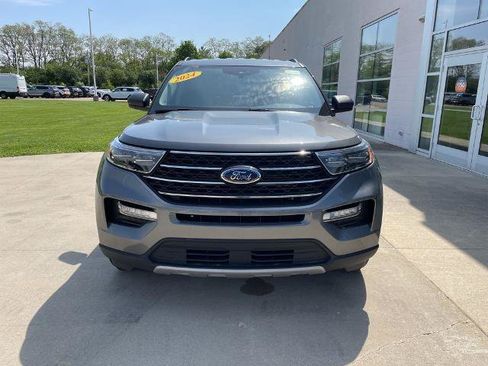 Certified 2024 Ford Explorer XLT w/ Equipment Group 202A AWD/4WD image 3