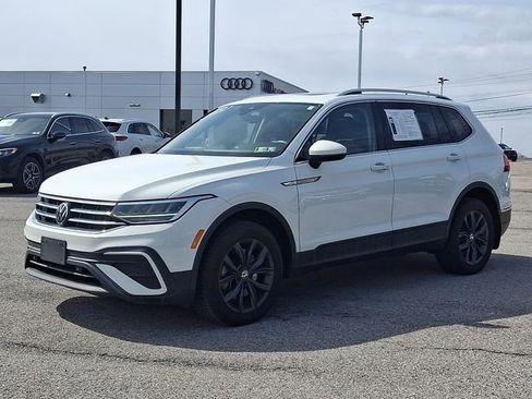 Used 2022 Volkswagen Tiguan SE w/ Panoramic Sunroof Package image 6