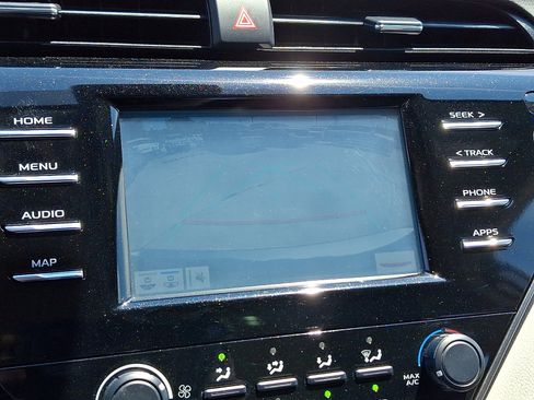 Used 2019 Toyota Camry LE w/ Convenience Package FWD image 24
