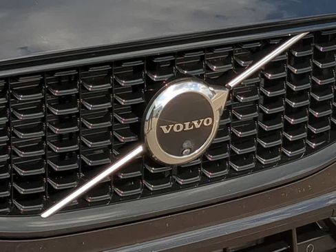 Used 2025 Volvo XC60 T8 Ultra w/ Protection Package Premier AWD/4WD image 11