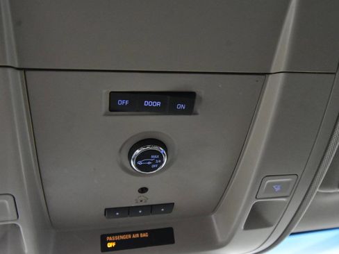 Used 2016 GMC Yukon SLT w/ HD Trailering Package image 22