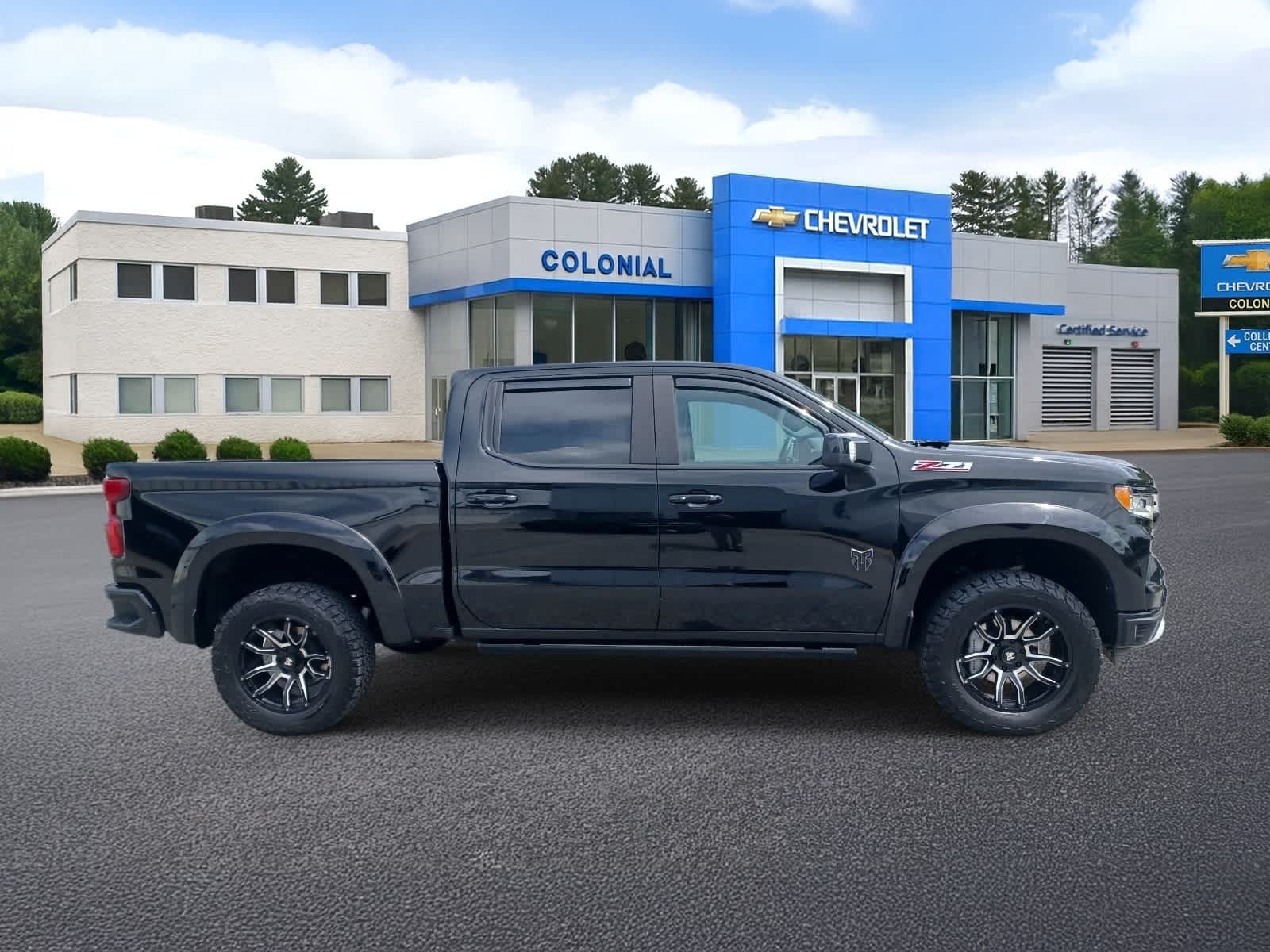 Used 2022 Chevrolet Silverado 1500 RST AWD/4WD image 3