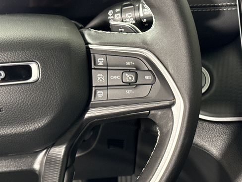 New 2025 Jeep Grand Cherokee L Altitude image 15