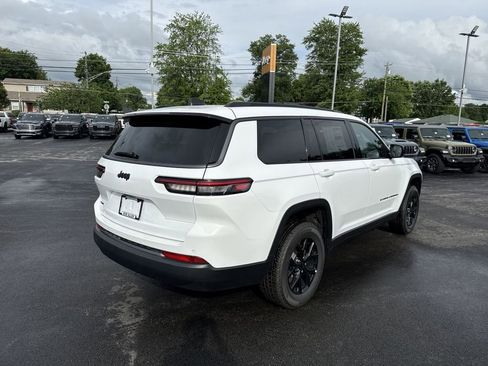New 2026 Jeep Grand Cherokee L 4WD image 13