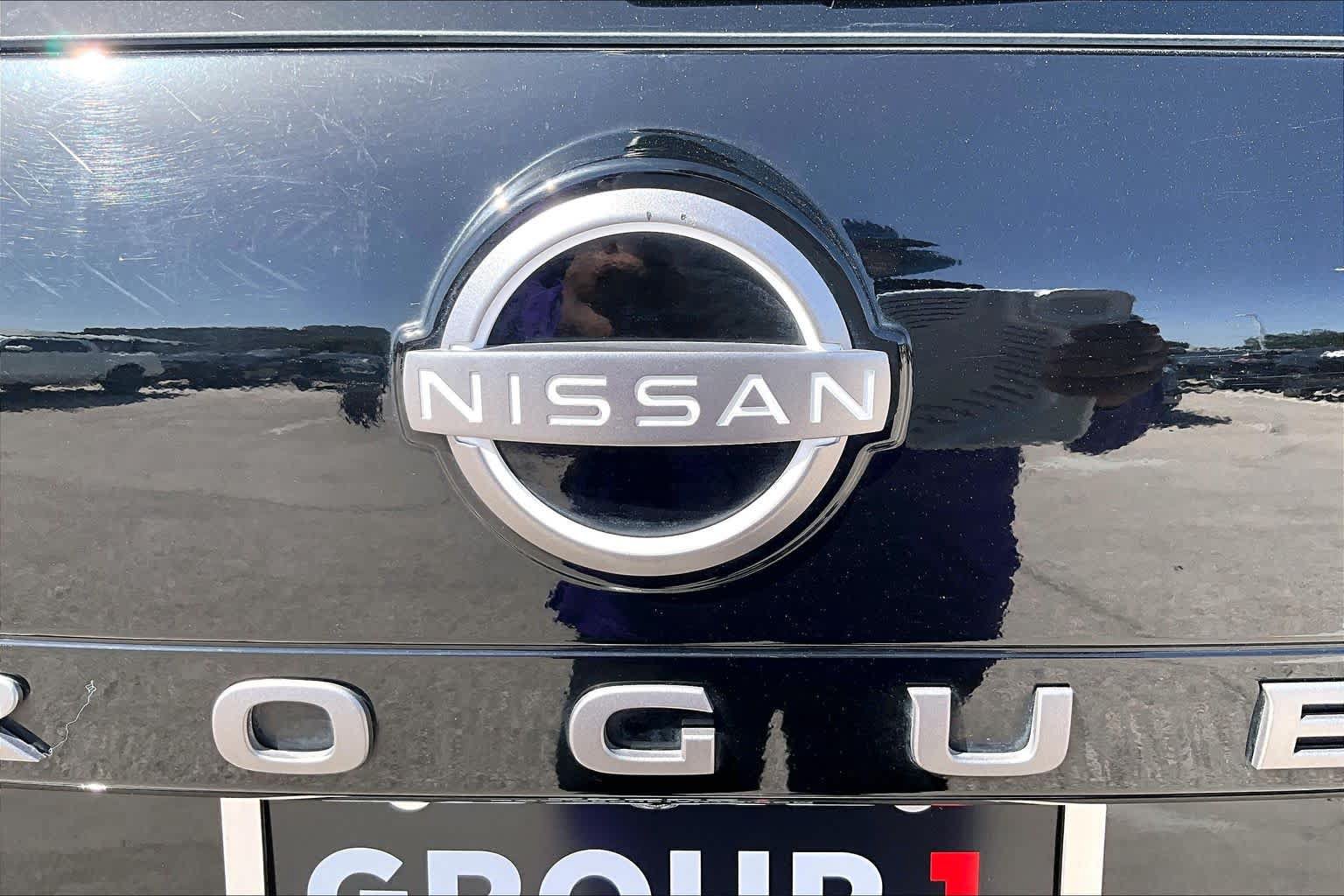 Used 2025 Nissan Rogue SV FWD image 31