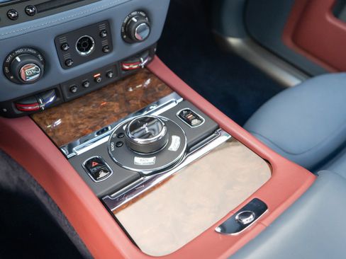 Used 2017 Rolls-Royce Ghost RWD image 26