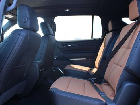 New 2027 Chevrolet Traverse Z71 w/ Enhanced Driving Package AWD/4WD image 27