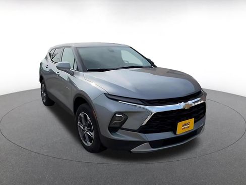 Used 2026 Chevrolet Blazer LT AWD/4WD image 3