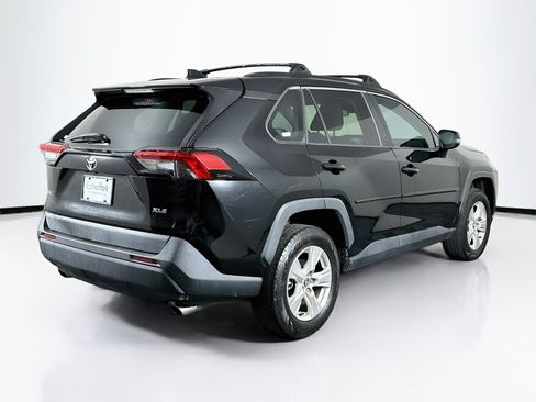 Used 2020 Toyota RAV4 XLE w/ Convenience Package FWD image 9