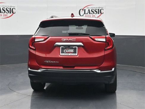 Used 2023 GMC Terrain SLT w/ Infotainment Package II image 8