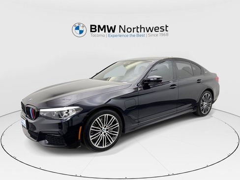 Used 2019 BMW 530e w/ M Sport Package RWD image 1