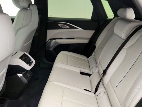 Used 2024 Cadillac Lyriq Luxury image 20