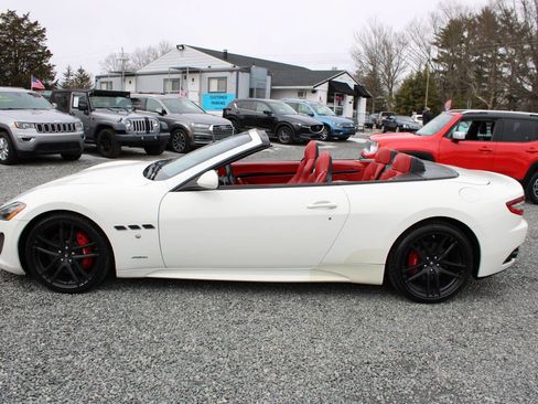 Used 2015 Maserati GranTurismo Sport image 10