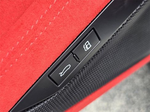 Used 2022 Ferrari F8 Tributo image 17