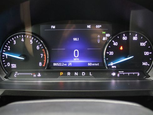 Used 2022 Ford Explorer XLT w/ Equipment Group 202A AWD/4WD image 31