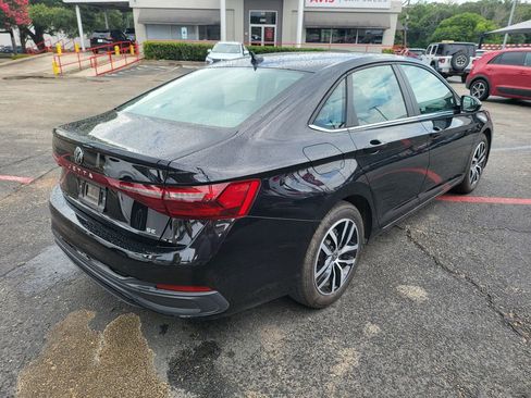 Used 2025 Volkswagen Jetta SE FWD image 8
