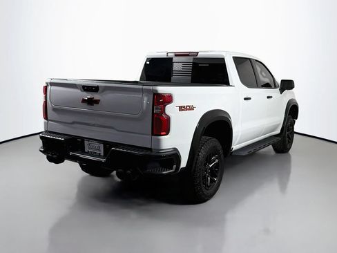 Used 2024 Chevrolet Silverado 1500 LT Trail Boss w/ LT Trail Boss Premium Package AWD/4WD image 7