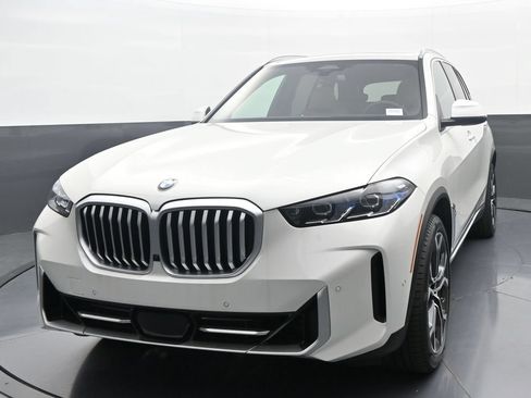 New 2026 BMW X5 xDrive40i w/ Premium Package AWD/4WD image 1