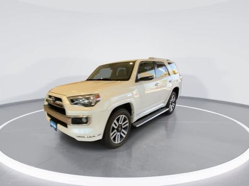 Used 2018 Toyota 4Runner Limited AWD/4WD image 4