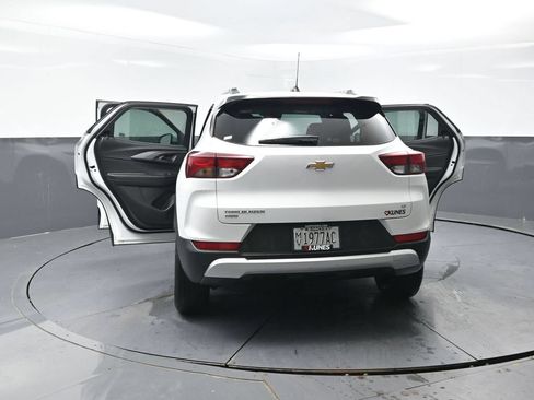 Used 2025 Chevrolet TrailBlazer LT AWD/4WD image 57
