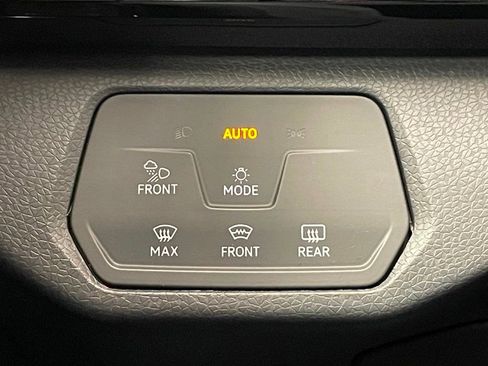 Used 2024 Volkswagen ID.4 Pro S image 29