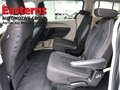 Used 2023 Chrysler Voyager LX FWD image 21