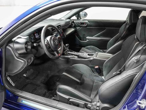 Certified 2025 Toyota GR86 Premium w/ ALL Weather Mat Package (TMS) RWD image 18