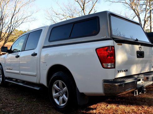 Used 2014 Nissan Titan SV w/ SV Value Truck Package image 4