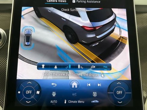 Used 2025 Mercedes-Benz GLC 350e 4MATIC w/ AMG Line image 23