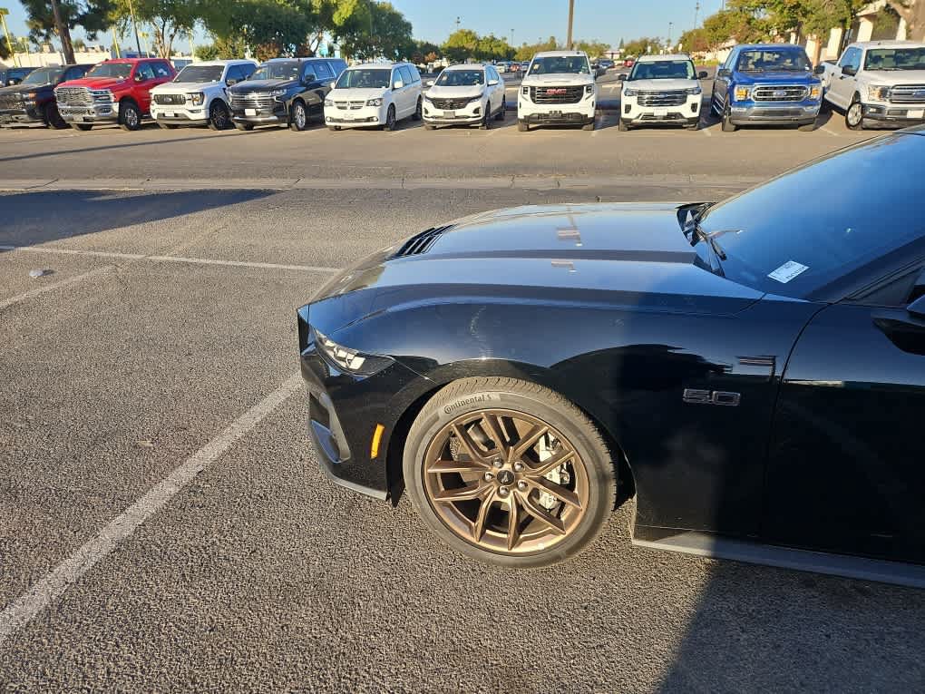 Used 2024 Ford Mustang GT Premium RWD image 3